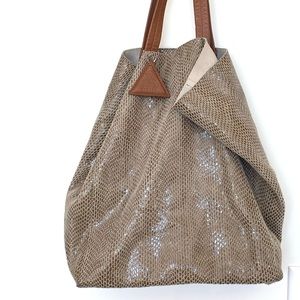 Sorial New York Tote Bag